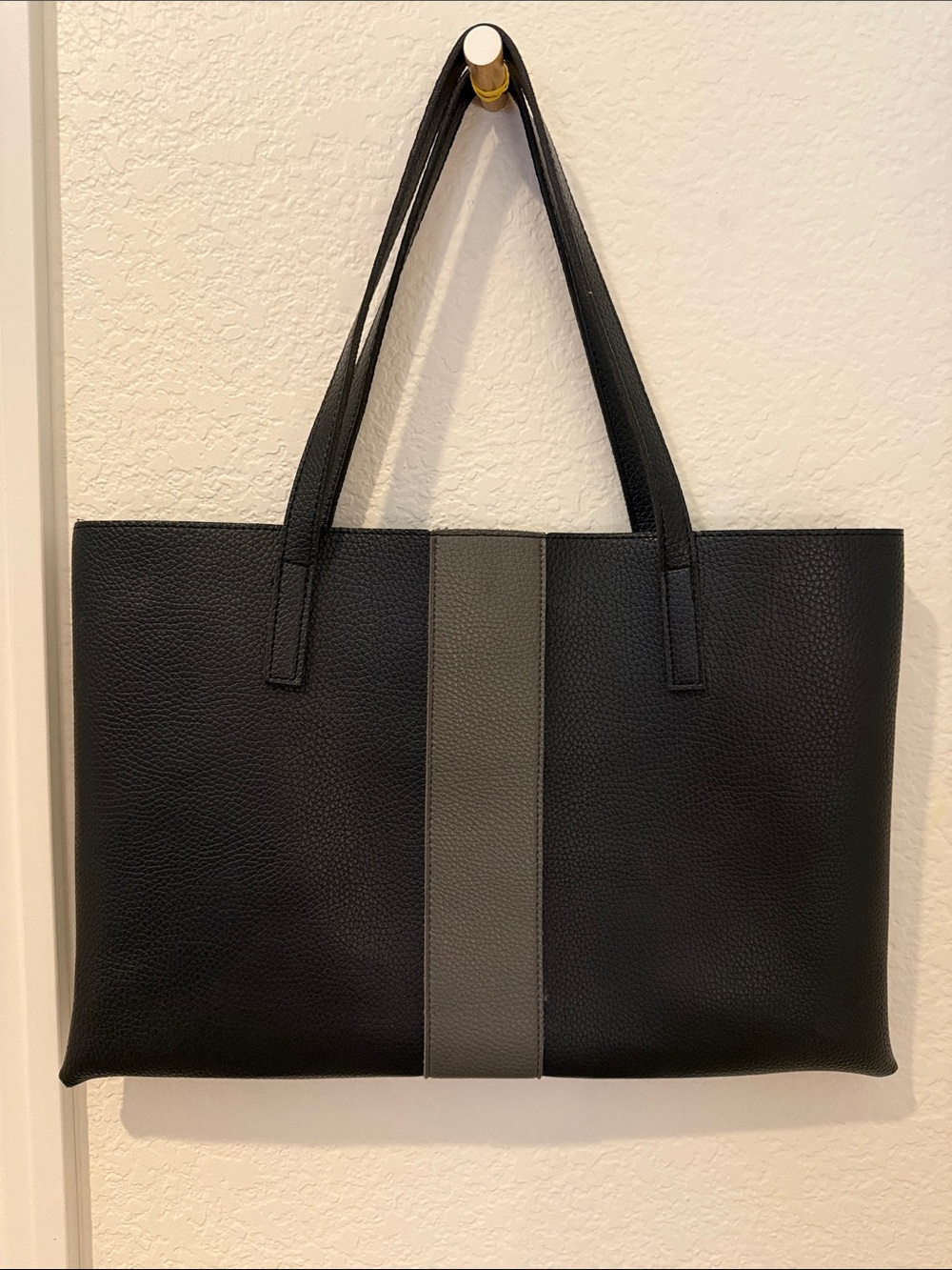 Vince Camuto - Leather Tote Bag with Gray Center Stripe